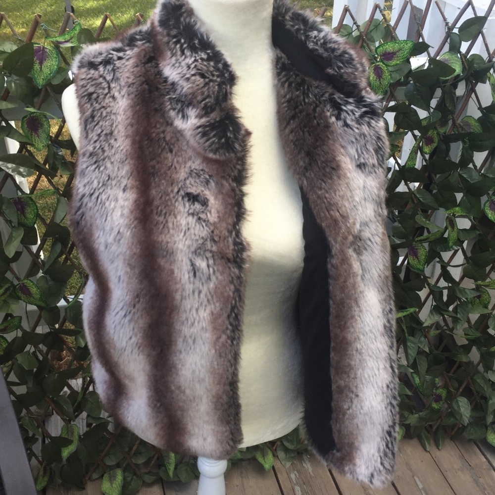 True Grit Faux Fox Best.  Small